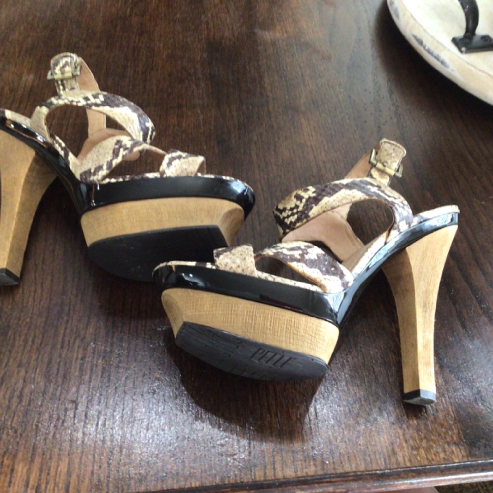 Pelle Moda faux snake skin heels. Size 8.5 M - Picture 4 of 9